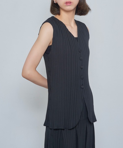 Gongdid Design(ゴンディッドデザイン)の「【Gongdid Design】 Denim vest top プリーツベスト 結婚式 二次会 パーティー フォーマル オケージョン ビジネス(ベスト・レディース・バーガンディー/ブラック・FREE)」の10枚目の写真