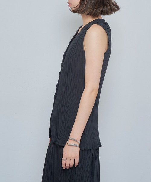 Gongdid Design(ゴンディッドデザイン)の「【Gongdid Design】 Denim vest top プリーツベスト 結婚式 二次会 パーティー フォーマル オケージョン ビジネス(ベスト・レディース・バーガンディー/ブラック・FREE)」の11枚目の写真