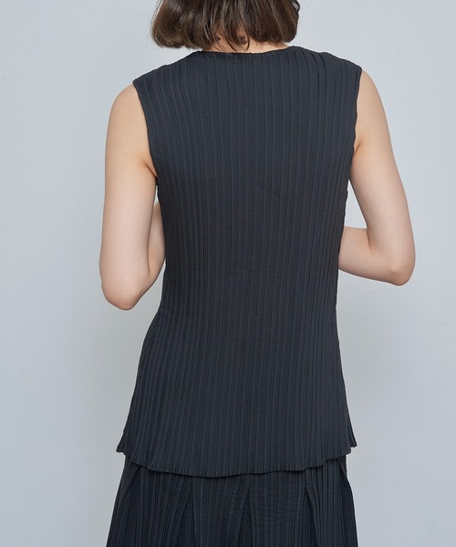 Gongdid Design(ゴンディッドデザイン)の「【Gongdid Design】 Denim vest top プリーツベスト 結婚式 二次会 パーティー フォーマル オケージョン ビジネス(ベスト・レディース・バーガンディー/ブラック・FREE)」の12枚目の写真