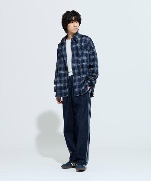 adidas アディカラー　ルーズトラックパンツ デニムストーン　Lサイズ adidasアディカラー ルーズ トラックパンツ デニム ストーン