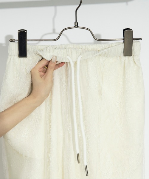 Ezick（エジック）の「scallop lace イージーパンツ/setup対応（スラックス・レディース・ブラック/オフホワイト・FREE）」の3枚目の写真