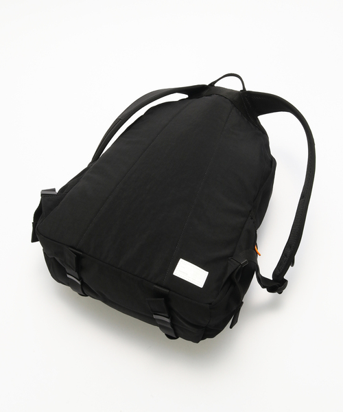 B.C STOCK(ベーセーストック)の「【RAWROW/ロウロー】STRING BACKPACK ep.2 750(バックパック/リュック・メンズ・チャコールグレー/カーキ/ブラック/イエロー/グリーン・FREE)」の13枚目の写真