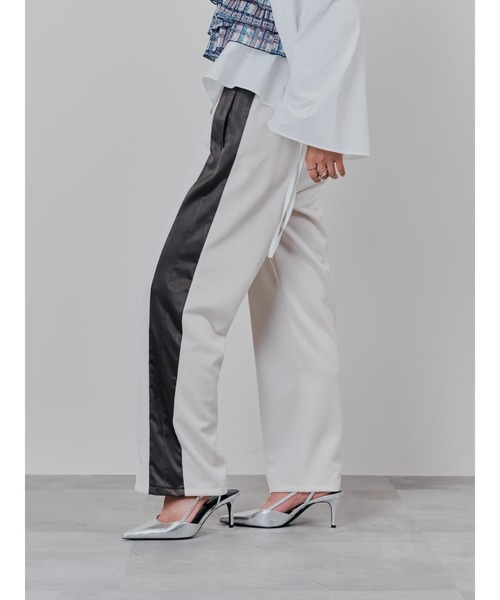 DOLLUPOOPS（ドールアップウップス）の「配色サイドライントラックパンツ（その他パンツ・レディース・カーキ/アイボリー/ネイビー・38）」の9枚目の写真