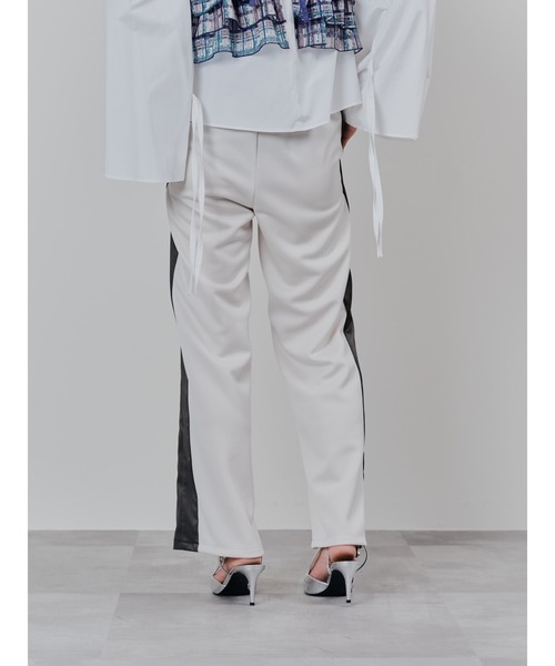 DOLLUPOOPS（ドールアップウップス）の「配色サイドライントラックパンツ（その他パンツ・レディース・カーキ/アイボリー/ネイビー・38）」の10枚目の写真