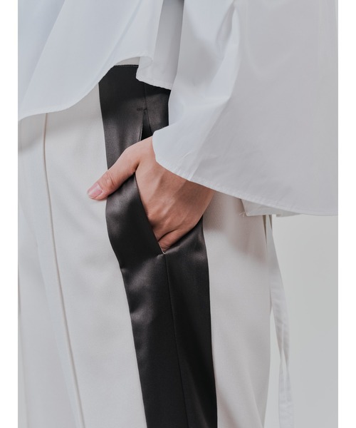 DOLLUPOOPS（ドールアップウップス）の「配色サイドライントラックパンツ（その他パンツ・レディース・カーキ/アイボリー/ネイビー・38）」の13枚目の写真