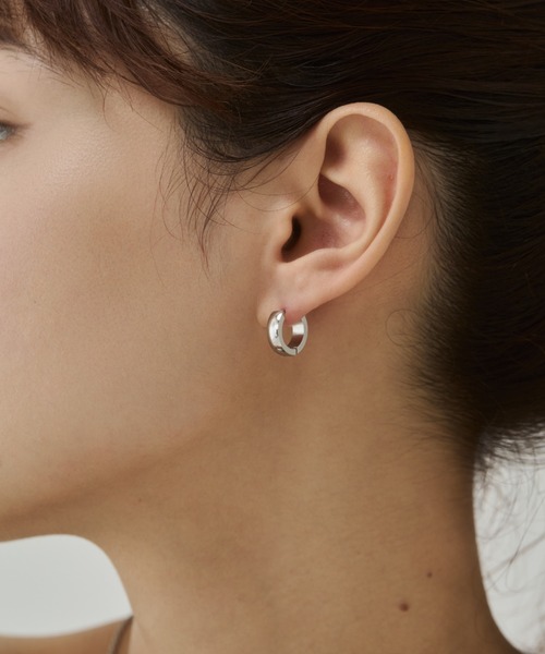 ciite' surgical stainless（シーテサージカルステンレス）の「【 金属アレルギー対応 】シンプルフープピアス サージカルステンレス（両耳用）（ピアス（両耳用）・レディース・ゴールド/シルバー・FREE）」の7枚目の写真
