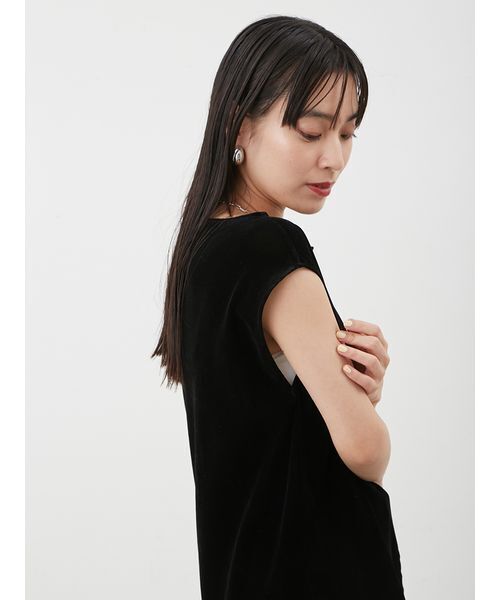 Mila Owen(ミラオーウェン)の「ボートネックフロッキーベロアプルオーバー(Tシャツ/カットソー・レディース・ブラック/ピンク/ベージュ・0/1)」の16枚目の写真