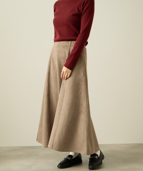 NAVY（ネイビー）の「nAvy フェイクスウェードフレアスカート（スカート・レディース・モカ/ベージュ・L/M）」の2枚目の写真