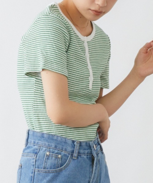 mebole(メボレ)の「ヘンリーネックボーダーリブカットソー(Tシャツ/カットソー・レディース・グリーン・FREE)」の4枚目の写真