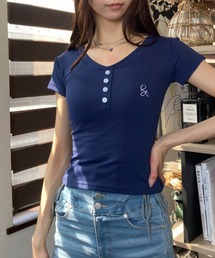 Vネック ヘンリーネック 刺繍ロゴ タイトシルエット Tシャツ