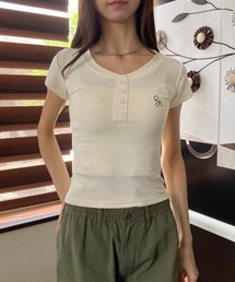 Vネック ヘンリーネック 刺繍ロゴ タイトシルエット Tシャツ