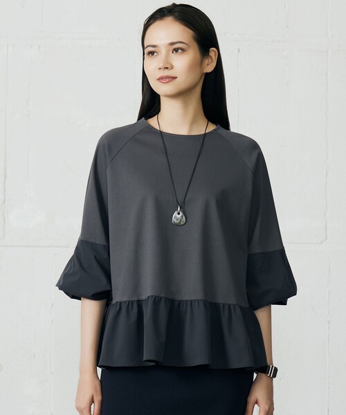 自由区(ジユウク)の「クリアコットンポンチペプラム カットソー(Tシャツ/カットソー・レディース・グレー系/ベージュ系/ネイビー系・32)」の2枚目の写真