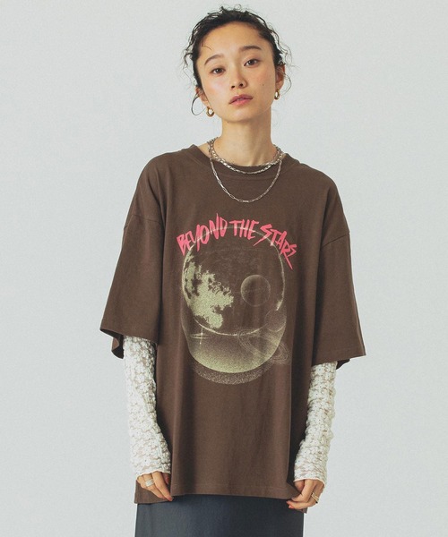ROSE BUD（ローズバッド）の「LAYERED TEE（Tシャツ/カットソー・レディース・チャコールグレー/ブラウン・ONE SIZE）」の2枚目の写真