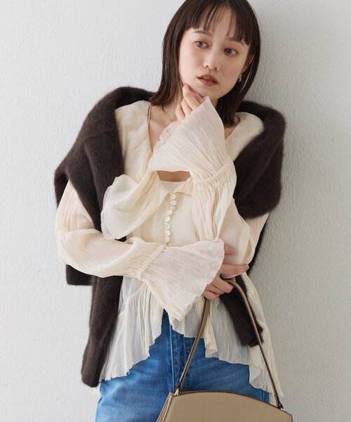 RIVE DROITE(リヴドロワ)の「【着映え◎】ヨウリュウラッフルブラウス(シャツ/ブラウス・レディース・アイボリー/ブラック・FREE)」の13枚目の写真