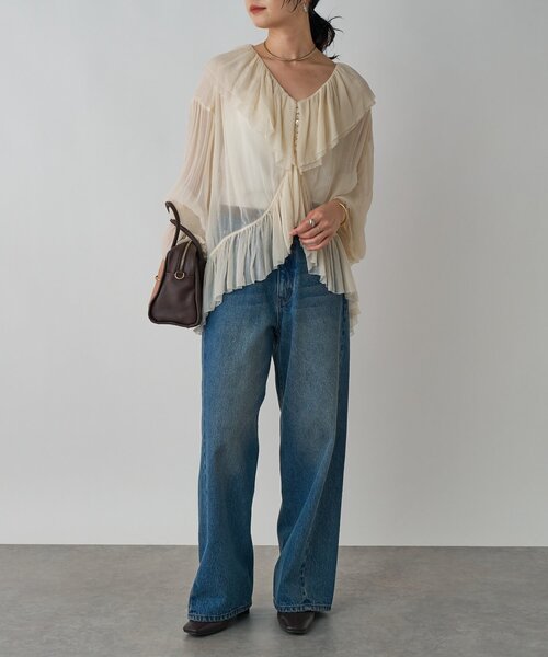 RIVE DROITE(リヴドロワ)の「【着映え◎】ヨウリュウラッフルブラウス(シャツ/ブラウス・レディース・アイボリー/ブラック・FREE)」の17枚目の写真