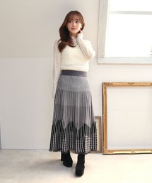 プリーツジャガード裾フリンジスカート