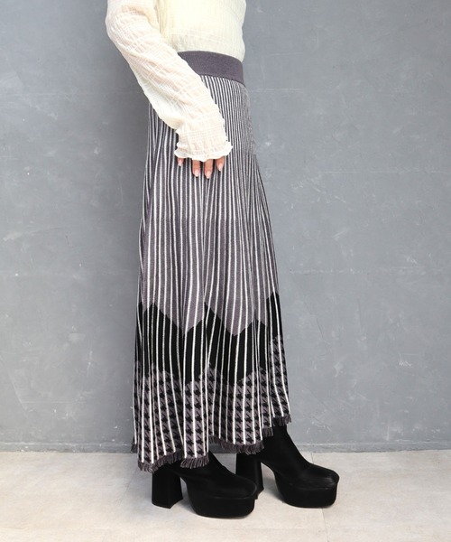 CECIL McBEE（セシルマクビー）の「プリーツジャガード裾フリンジスカート（スカート・レディース・チャコールグレー/ブラック・MEDIUM）」の7枚目の写真