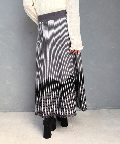 CECIL McBEE（セシルマクビー）の「プリーツジャガード裾フリンジスカート（スカート・レディース・チャコールグレー/ブラック・MEDIUM）」の6枚目の写真