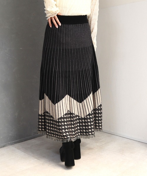 CECIL McBEE（セシルマクビー）の「プリーツジャガード裾フリンジスカート（スカート・レディース・チャコールグレー/ブラック・MEDIUM）」の12枚目の写真