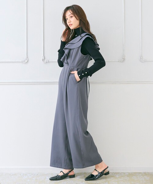 Feroux（フェルゥ）の「フリルデザイン サロペット パンツ（サロペット/オーバーオール・レディース・ライトグレー系/ブラック系・MEDIUM/SMALL）」の7枚目の写真