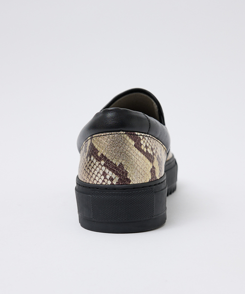 alfredoBANNISTER(アルフレッドバニスター)の「【SPEAK FOR別注】 ダイヤモンド パイソン スニーカー(スニーカー・メンズ・ゴールド・40/41/42/43/44)」の4枚目の写真