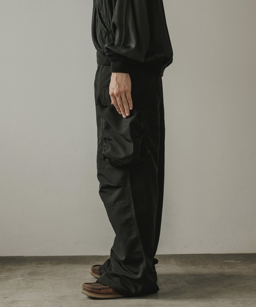 ALL RUNS（オールランズ）の「Wide-Silhouette Cargo Pants / ワイドシルエット カーゴパンツ（カーゴパンツ・メンズ・ブラック・M/L）」の6枚目の写真