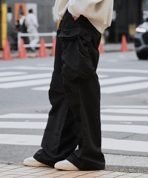 ALL RUNS（オールランズ）の「Wide-Silhouette Cargo Pants / ワイドシルエット カーゴパンツ（カーゴパンツ・メンズ・ブラック・M/L）」の15枚目の写真