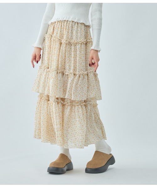 PEACH JOHN(ピーチジョン)の「小花柄ティアードスカート(スカート・レディース・アイボリー/ブラック・ONE SIZE)」の5枚目の写真