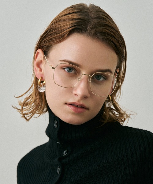 NUEF （ヌエフ）の「ウェリントン型｜クリアレンズ｜トレンド｜紫外線対策｜UVカット｜眼鏡｜NUEF｜（メガネ・レディース・ゴールド/シルバー・FREE）」の2枚目の写真