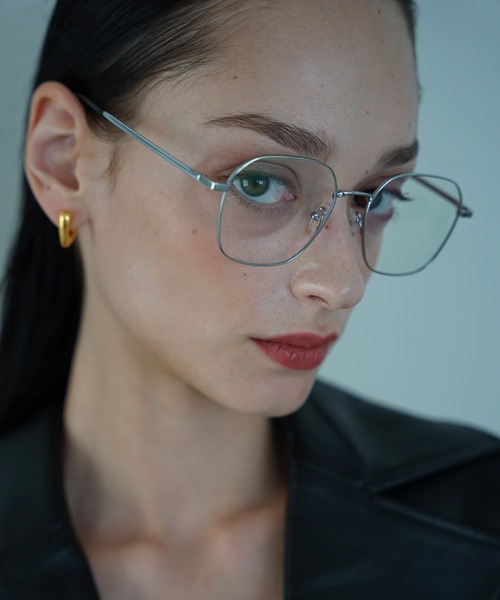 NUEF （ヌエフ）の「ウェリントン型｜クリアレンズ｜トレンド｜紫外線対策｜UVカット｜眼鏡｜NUEF｜（メガネ・レディース・ゴールド/シルバー・FREE）」の13枚目の写真