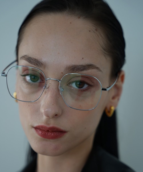 NUEF （ヌエフ）の「ウェリントン型｜クリアレンズ｜トレンド｜紫外線対策｜UVカット｜眼鏡｜NUEF｜（メガネ・レディース・ゴールド/シルバー・FREE）」の18枚目の写真