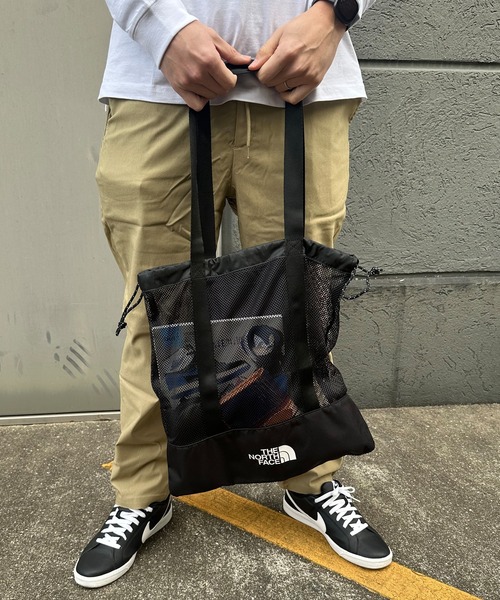 THE NORTH FACE(ザノースフェイス)の「THE NORTH FACE メンズ レディース WL MESH BAG メッシュ ポーチバッグ(ショルダーバッグ・レディース・ブラック・FREE)」の8枚目の写真