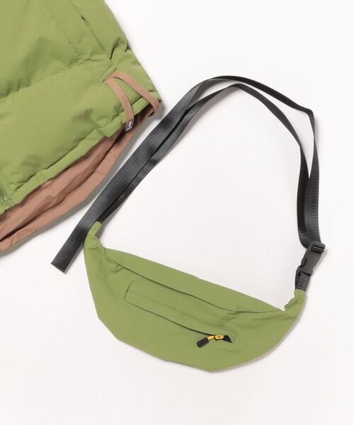 aimoha（アイモハ）の「バック付きリバーシブル中綿ベスト/Reversible padded vest with back (AW)（ダウンベスト・メンズ・ホワイト/ブラック/グリーン・XX-LARGE/X-LARGE/XXX-LARGE）」の9枚目の写真
