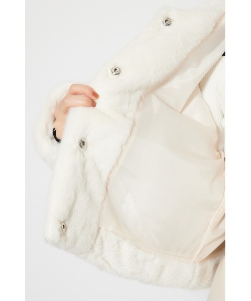 rienda（リエンダ）の「ショート丈ファージャケット　秋服　冬服（ダウンジャケット/コート・レディース・ピンク/ホワイト・MEDIUM/SMALL）」の10枚目の写真