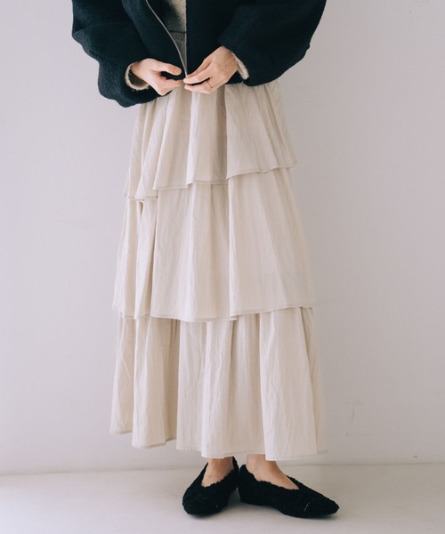 SELFIST(セルフィスト)の「アシメティアードスカート 秋服 冬服 ウエストゴム(スカート・レディース・アイボリー/ブラック・フリー)」の2枚目の写真