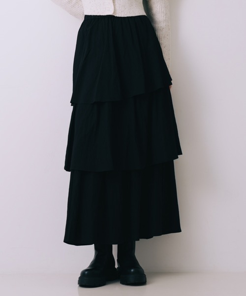 SELFIST(セルフィスト)の「アシメティアードスカート 秋服 冬服 ウエストゴム(スカート・レディース・アイボリー/ブラック・フリー)」の1枚目の写真