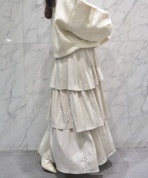 SELFIST(セルフィスト)の「アシメティアードスカート 秋服 冬服 ウエストゴム(スカート・レディース・アイボリー/ブラック・フリー)」の3枚目の写真