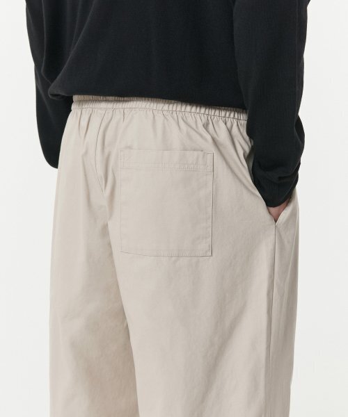 MUSINSA STANDARD（ムシンサスタンダード）の「コットンディープタックワイドバンディングパンツ[ライトベージュ]（その他パンツ・メンズ・その他・26/28/30/32/34/36/38/40/42）」の6枚目の写真