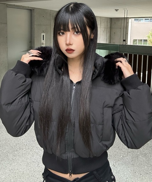 KsG（ケーエスジー）の「ファーフードダウンジャケット（ダウンジャケット/コート・レディース・ブラック/ホワイト・LARGE/MEDIUM/SMALL）」の3枚目の写真