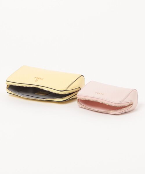 FURLA(フルラ)の「フルラ カメリア (Furla Camelia) コスメティックケースセット(ポーチ・レディース・マスタード/ブルー系その他/ライトオリーブ/グリーン/イエロー系その他/ブラック系その他/ピンク・ONE SIZE)」の18枚目の写真