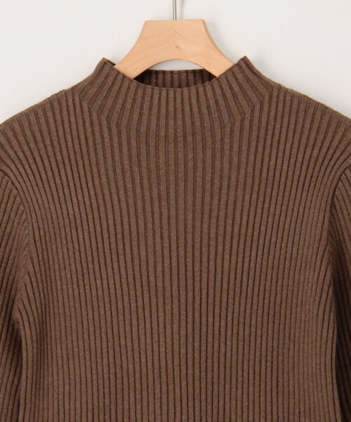 MICO COULIER（ミコクリエ）の「袖口パール付きニットワンピース（ワンピース・レディース・ブラウン/チャコールグレー・38）」の9枚目の写真