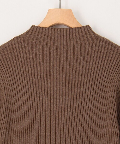 MICO COULIER（ミコクリエ）の「袖口パール付きニットワンピース（ワンピース・レディース・ブラウン/チャコールグレー・38）」の3枚目の写真