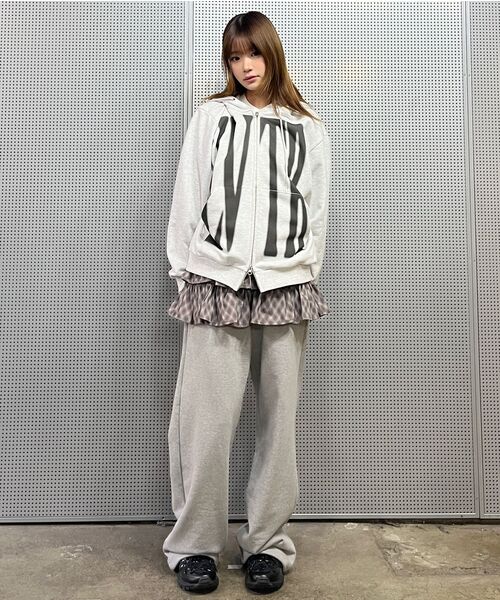 LUVISTRUE（ラヴイズトゥルー）の「LVTR HOOD ZIPUP(WHITE)（パーカー・レディース・その他・FREE）」の8枚目の写真