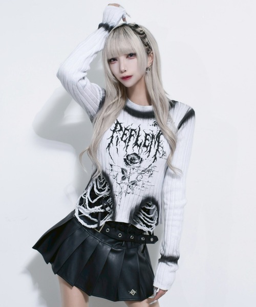 REFLEM(レフレム)の「『REFLEM/レフレム』スプレーダメージクロップリブニット(ニット/セーター・レディース・ブラック/ホワイト・FREE)」の2枚目の写真