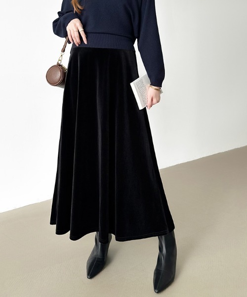 COCOMOMO（ココモモ）の「大人上品な光沢を纏う ベロアスカート ロング フレアスカート ベロア スカート ロングスカート オケージョン パーティー 秋服 冬服（スカート・レディース・ブラック/ブラウン・M/L）」の4枚目の写真
