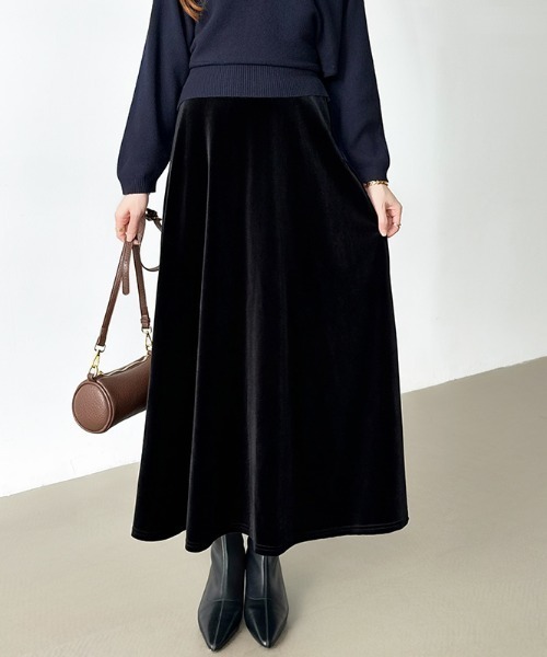 COCOMOMO（ココモモ）の「大人上品な光沢を纏う ベロアスカート ロング フレアスカート ベロア スカート ロングスカート オケージョン パーティー 秋服 冬服（スカート・レディース・ブラック/ブラウン・M/L）」の3枚目の写真
