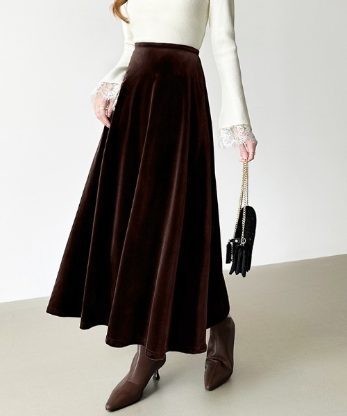 COCOMOMO（ココモモ）の「大人上品な光沢を纏う ベロアスカート ロング フレアスカート ベロア スカート ロングスカート オケージョン パーティー 秋服 冬服（スカート・レディース・ブラック/ブラウン・M/L）」の15枚目の写真