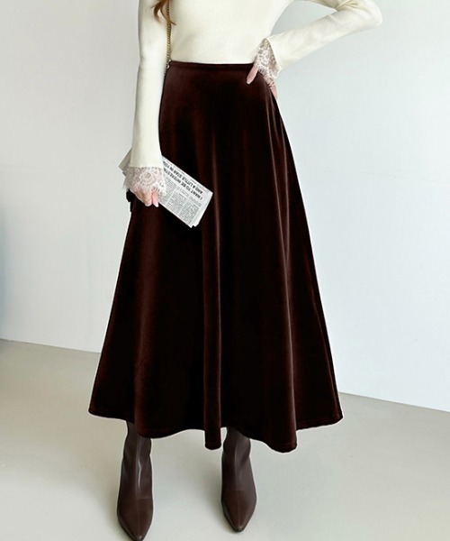 COCOMOMO（ココモモ）の「大人上品な光沢を纏う ベロアスカート ロング フレアスカート ベロア スカート ロングスカート オケージョン パーティー 秋服 冬服（スカート・レディース・ブラック/ブラウン・M/L）」の7枚目の写真