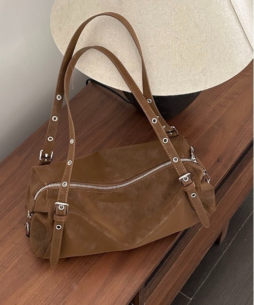 FINEnough(ファインナフ)の「サイドシルバーストラップハトメショルダーバッグ(ショルダーバッグ・レディース・ブラウン/キャメル/ブラック/アイボリー・FREE)」の14枚目の写真