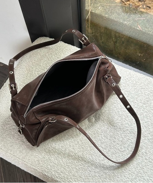 FINEnough(ファインナフ)の「サイドシルバーストラップハトメショルダーバッグ(ショルダーバッグ・レディース・ブラウン/キャメル/ブラック/アイボリー・FREE)」の15枚目の写真